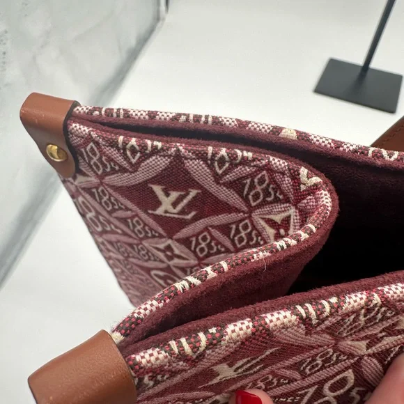 Louis Vuitton On the Go GM Since 1854 EUC - Picture 3 of 15